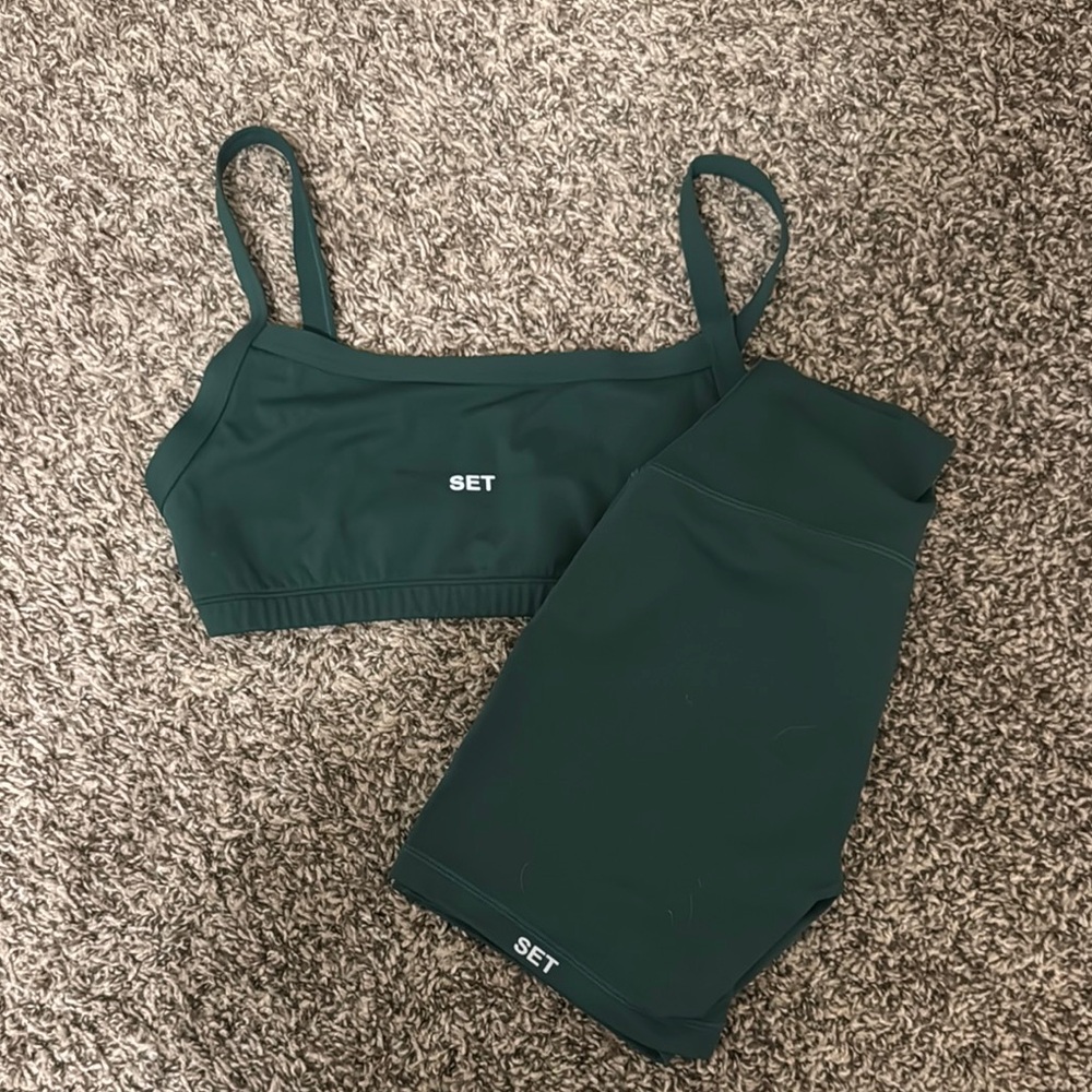 Green Sports Bra and Leggings Set